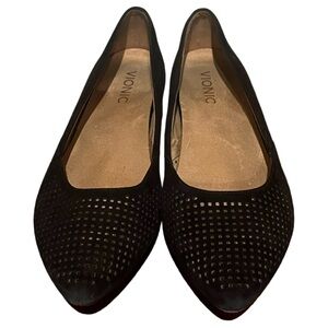 Vionic Women's Black Suede Laser Cut Pointed Toe Flats size 8.5